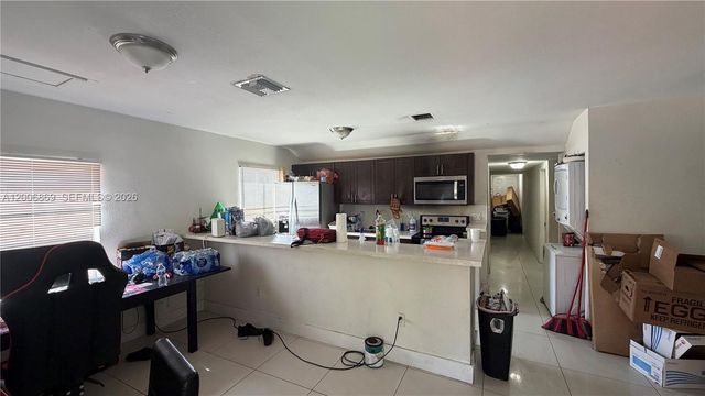 2071 NW 86th St, Miami, FL 33147