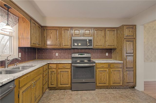 2600 Magnolia Avenue, Liberty, MO 64068