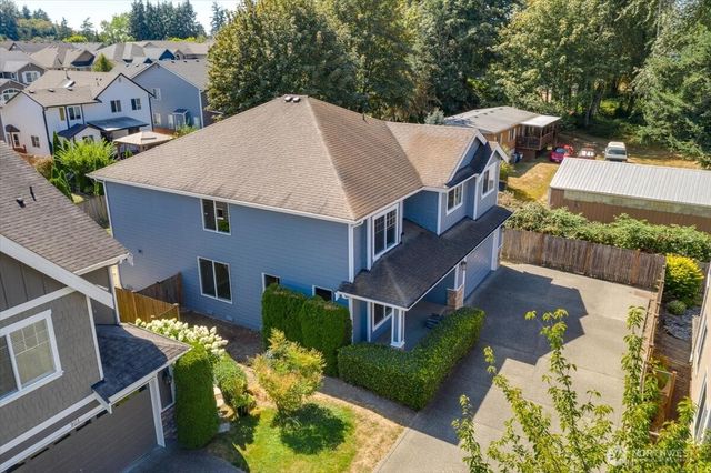 907 Ilwaco Place NE, Renton, WA 98059