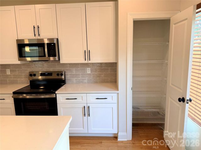 521 N Linwood Avenue, Charlotte, NC 28216