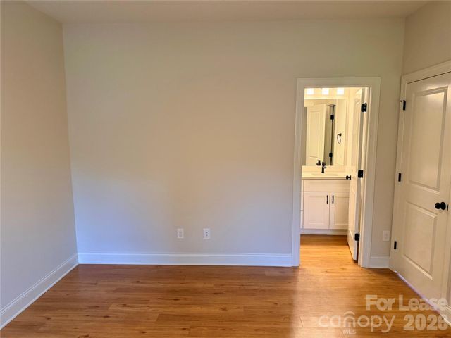 521 N Linwood Avenue, Charlotte, NC 28216