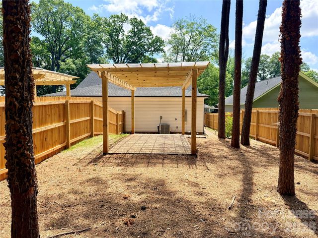 521 N Linwood Avenue, Charlotte, NC 28216