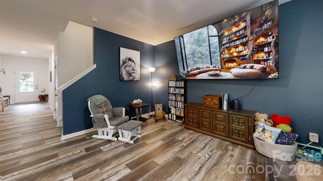 975 General Hoke Drive, Lincolnton, NC 28092