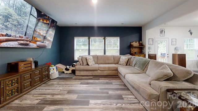 975 General Hoke Drive, Lincolnton, NC 28092