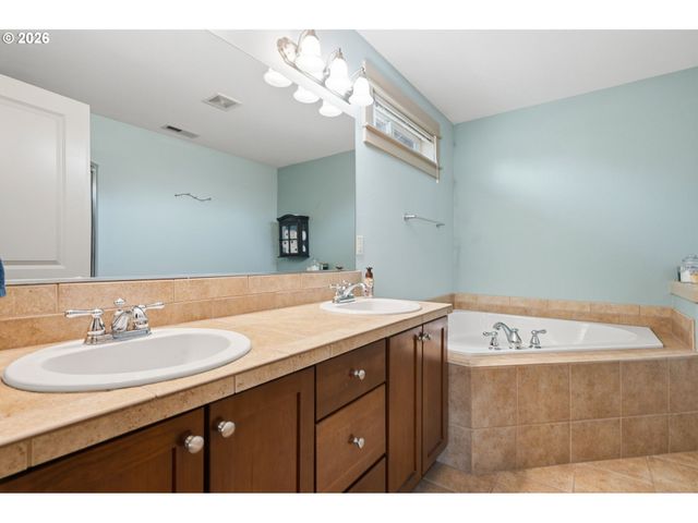 1775 CLOVER Ln, Woodland, WA 98674