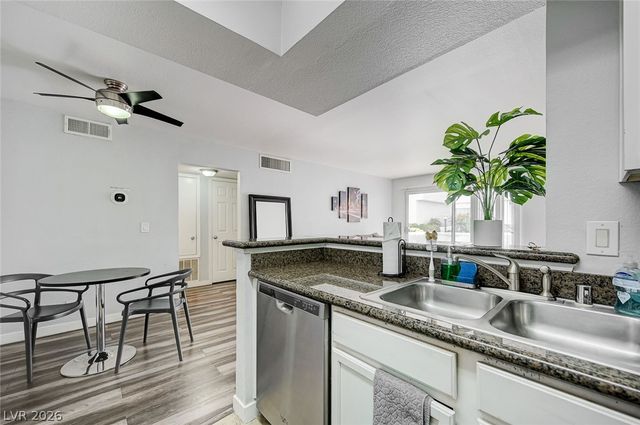 1455 East Katie Avenue D11, Las Vegas, NV 89119
