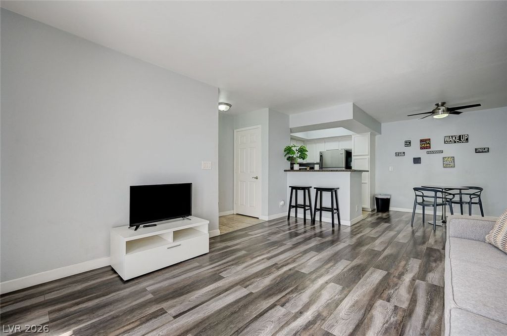 1455 East Katie Avenue D11, Las Vegas, NV 89119 — photo 4