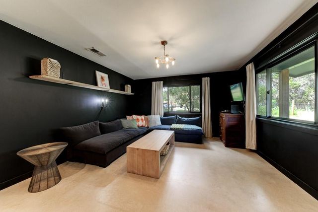 152 Spoke LN, Wimberley, TX 78676