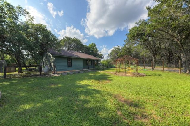 152 Spoke LN, Wimberley, TX 78676