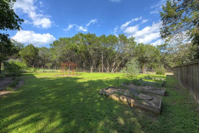 152 Spoke LN, Wimberley, TX 78676
