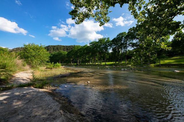 152 Spoke LN, Wimberley, TX 78676