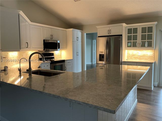 142 Van Gogh Way, Royal Palm Beach, FL 33411
