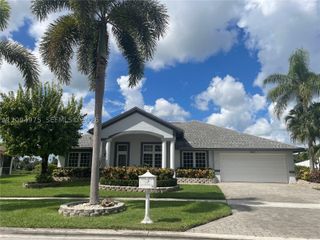 142 Van Gogh Way, Royal Palm Beach, FL 33411