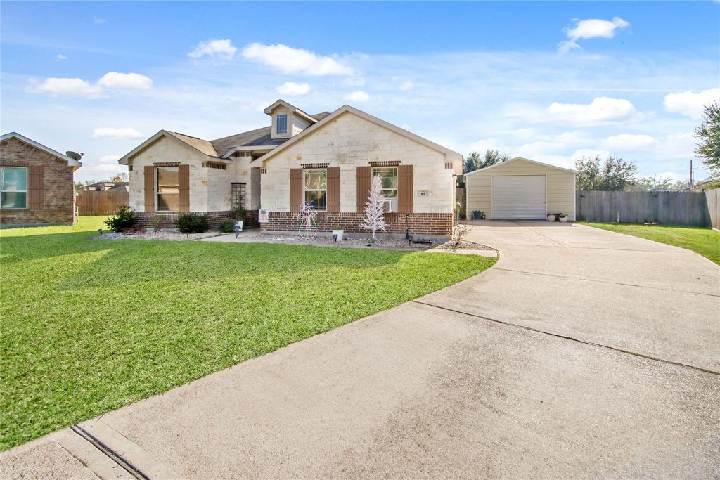 101 Aline Drive, Dayton, TX 77535