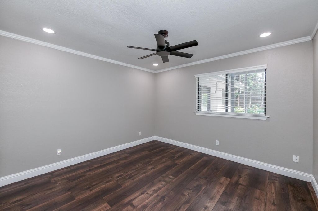 Image 15 of property listing at 6702 N Dolores Avenue, Fresno, CA 93711