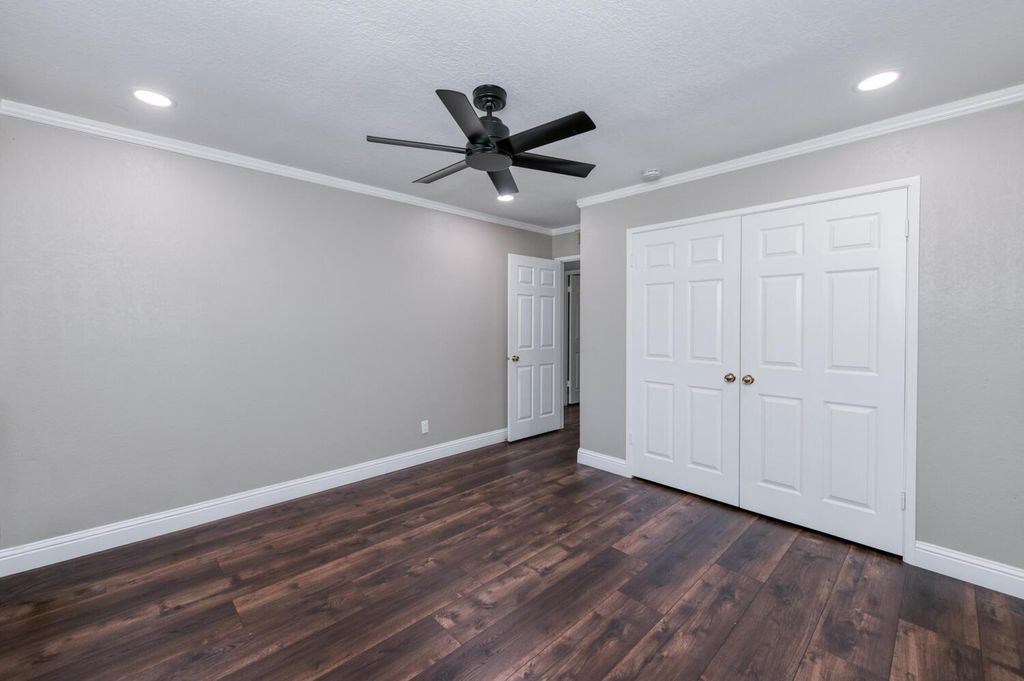 Image 16 of property listing at 6702 N Dolores Avenue, Fresno, CA 93711