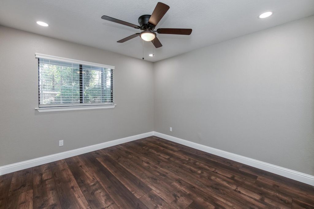 Image 18 of property listing at 6702 N Dolores Avenue, Fresno, CA 93711