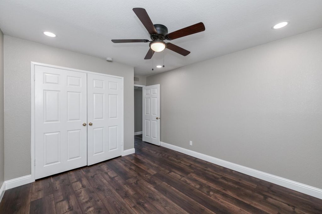 Image 19 of property listing at 6702 N Dolores Avenue, Fresno, CA 93711