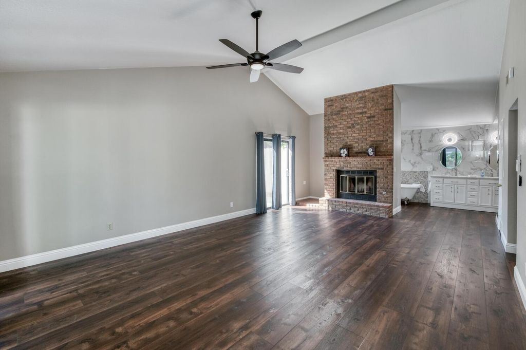 Image 24 of property listing at 6702 N Dolores Avenue, Fresno, CA 93711