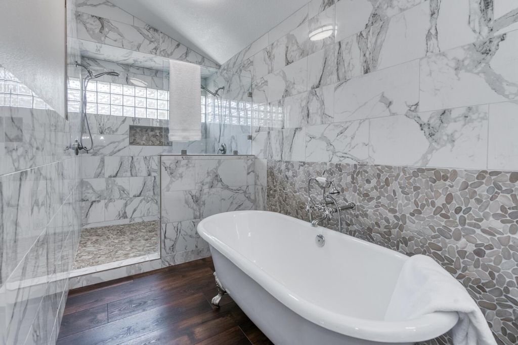 Image 26 of property listing at 6702 N Dolores Avenue, Fresno, CA 93711