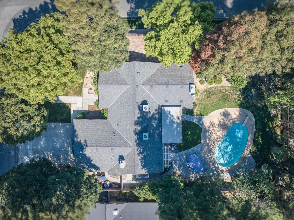 Image 40 of property listing at 6702 N Dolores Avenue, Fresno, CA 93711