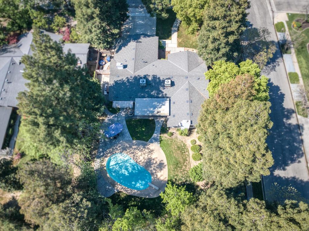 Image 41 of property listing at 6702 N Dolores Avenue, Fresno, CA 93711