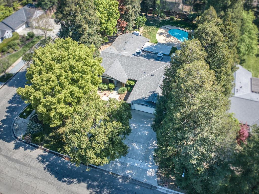 Image 44 of property listing at 6702 N Dolores Avenue, Fresno, CA 93711