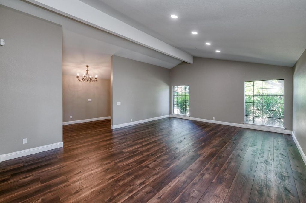 Image 5 of property listing at 6702 N Dolores Avenue, Fresno, CA 93711