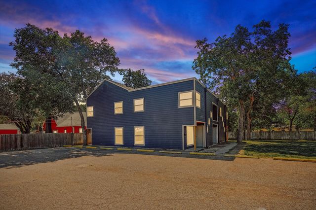805 W Chambers Street C, Cleburne, TX 76033