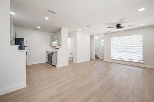 805 W Chambers Street C, Cleburne, TX 76033