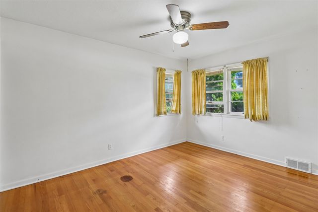 1134 18th Street, West Des Moines, IA 50265