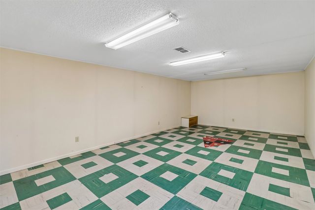1134 18th Street, West Des Moines, IA 50265