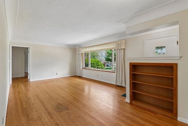 1134 18th Street, West Des Moines, IA 50265