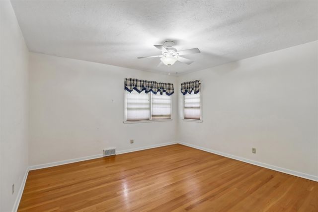 1134 18th Street, West Des Moines, IA 50265