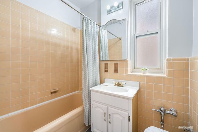 1409 Albemarle Rd Apt 5B, New York City, NY 11226