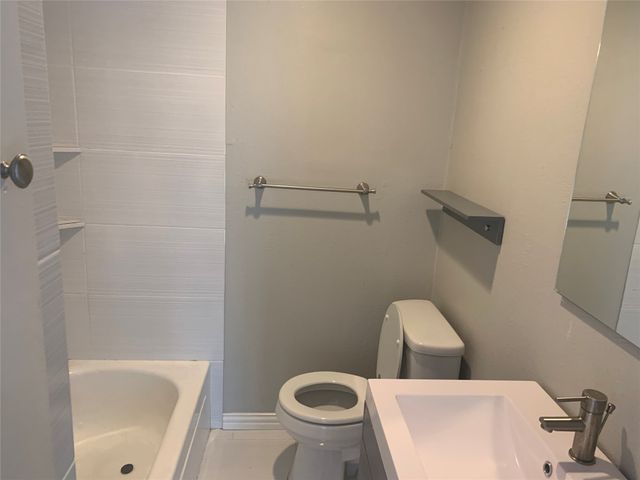 4112 Bowser Avenue 209, Dallas, TX 75219