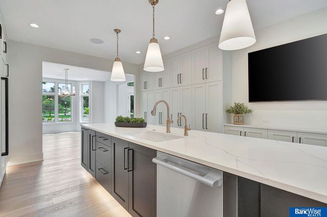 6700 Southfork Circle, Lincoln, NE 68516