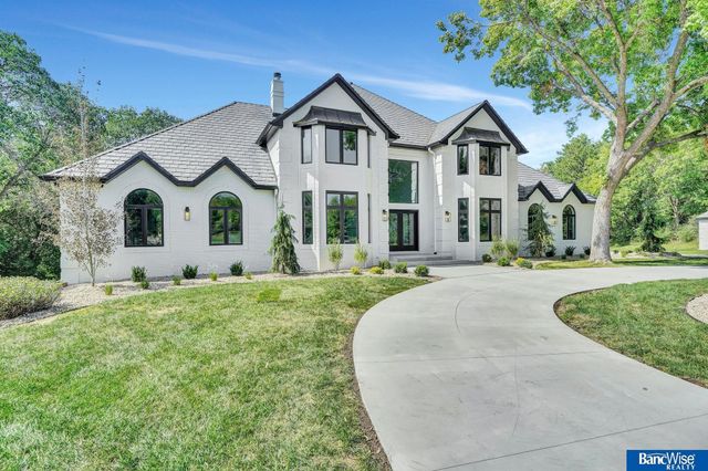 6700 Southfork Circle, Lincoln, NE 68516