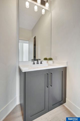 6700 Southfork Circle, Lincoln, NE 68516