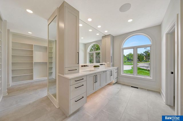 6700 Southfork Circle, Lincoln, NE 68516