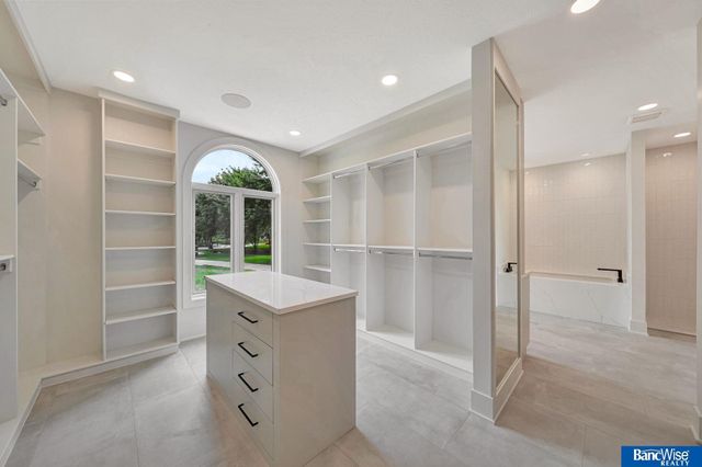 6700 Southfork Circle, Lincoln, NE 68516