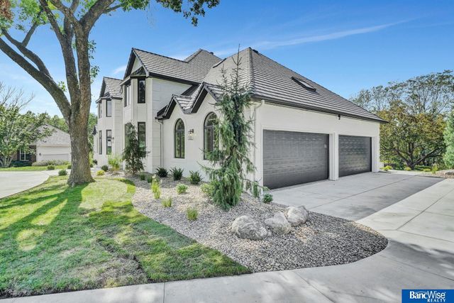 6700 Southfork Circle, Lincoln, NE 68516