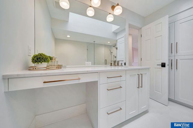 6700 Southfork Circle, Lincoln, NE 68516