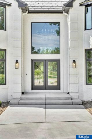 6700 Southfork Circle, Lincoln, NE 68516