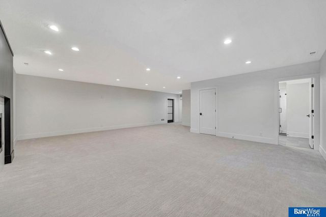 6700 Southfork Circle, Lincoln, NE 68516