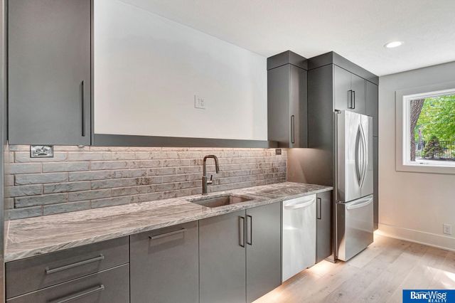 6700 Southfork Circle, Lincoln, NE 68516