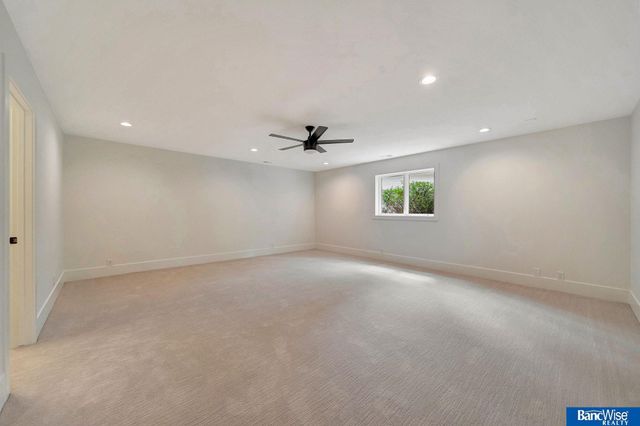 6700 Southfork Circle, Lincoln, NE 68516