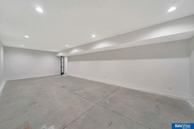 6700 Southfork Circle, Lincoln, NE 68516