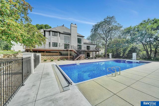 6700 Southfork Circle, Lincoln, NE 68516