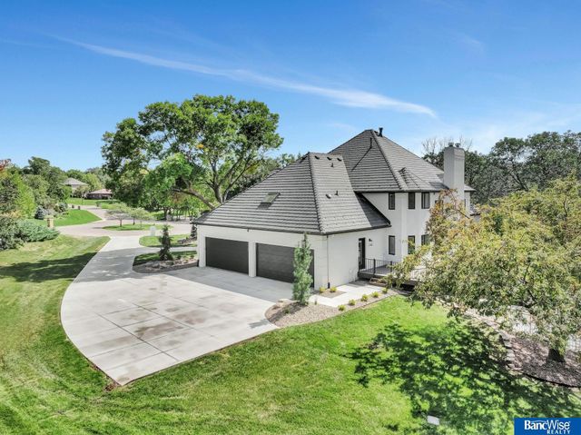 6700 Southfork Circle, Lincoln, NE 68516